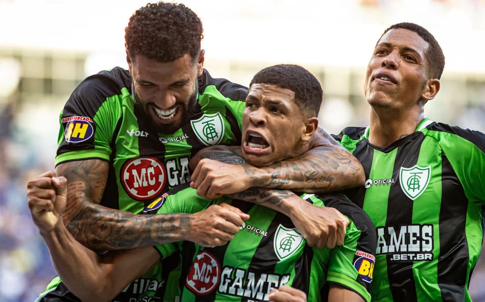Volante Cauan Barros, do Vasco, fez gol pelo América contra o Cruzeiro (Foto: Fernando Moreno/AGIF)