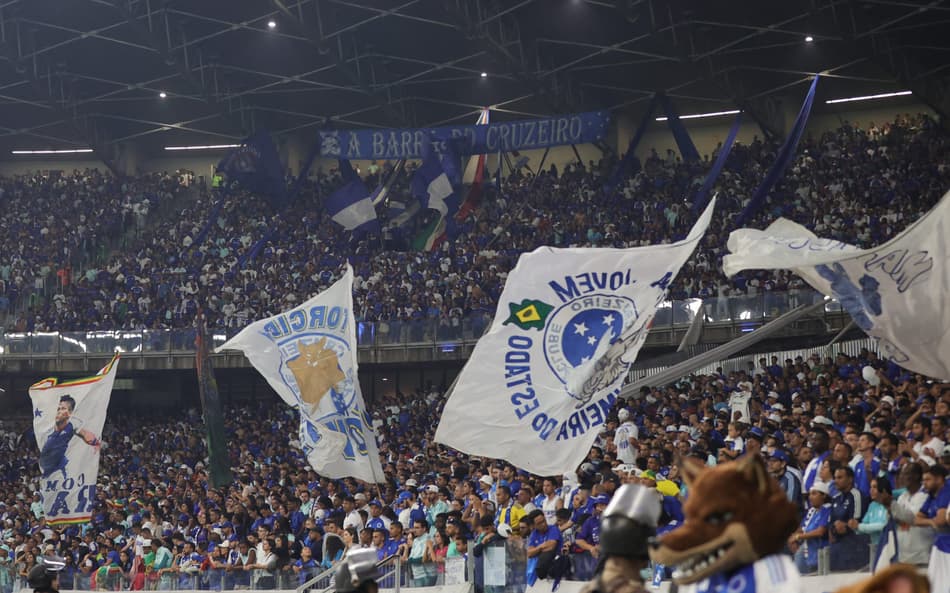 Torcida do Cruzeiro no Mineirão, em jogo contra o Atlético-MG, em 18/5/2025