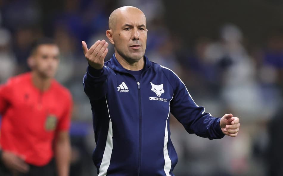 Técnico do Cruzeiro, Leonardo Jardim (Foto: Gilson Lobo/AGIF)