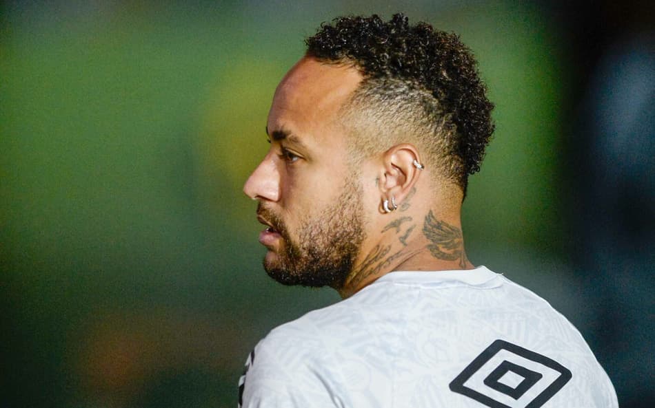 Neymar vai fazer o primeiro jogo depois do anúncio da renovação com o Sanrtos. (Foto: Jhony Pinho/AGIF)