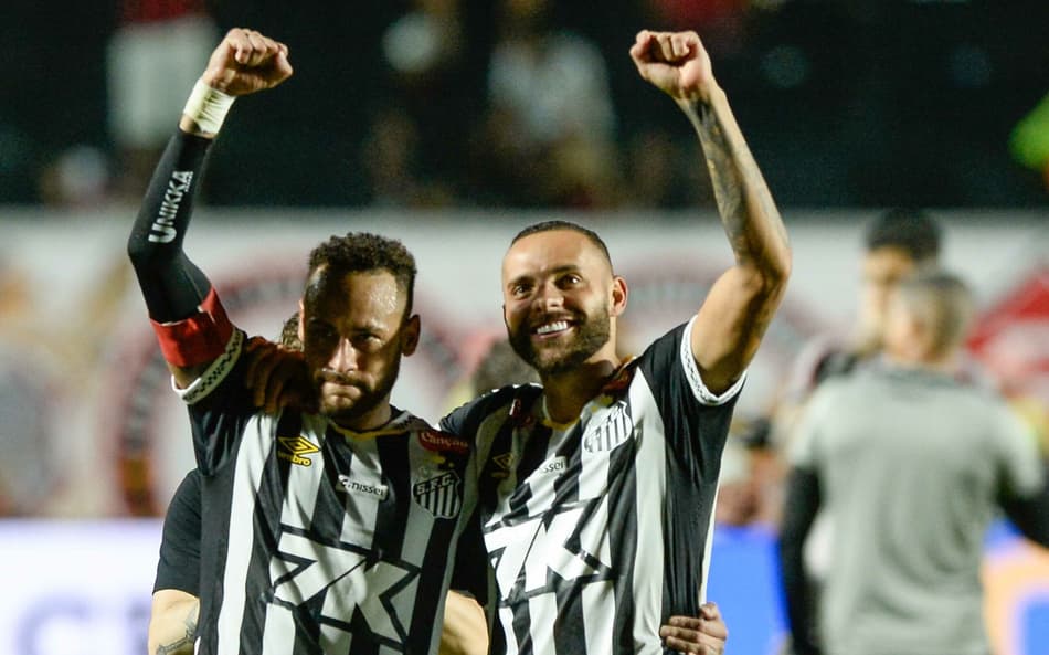 Guilherme é o artilheiro do Santos na temporada com 13 gols e Neymar é o líder em assistências com 4 no total. (Foto: Jhony Pinho/AGIF)