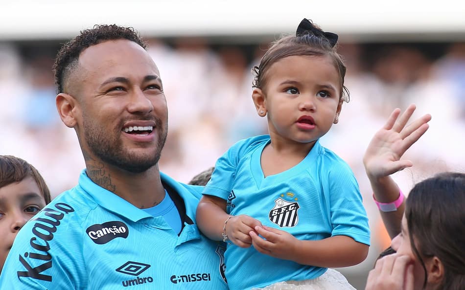 Neymar é liberado do treino do Santos para acompanhar nascimento da filha