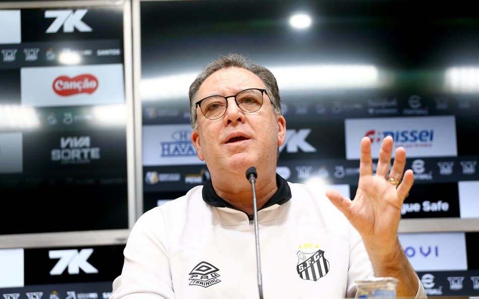 O presidente do Santos, Marcelo Teixeira, assumiu o clube em janeiro de 2024. (Foto: Mauricio De Souza/AGIF)
