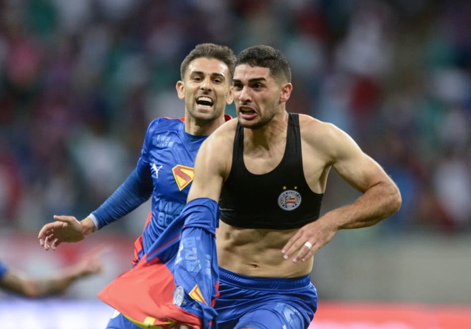 Michel Araújo comemora gol do Bahia aos 51 minutos (Foto: Jhony Pinho/AGIF)