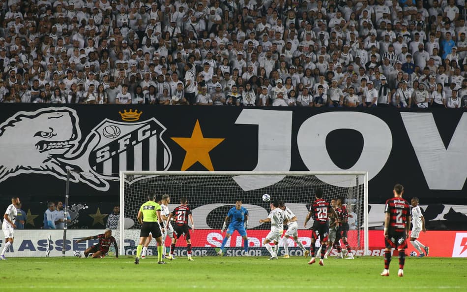 Santos acumula 14 jogos como mandante nesta temporada, sendo 7 vitórias, 4 empates e 3 derrotas. (Foto: Mauricio De Souza/AGIF)