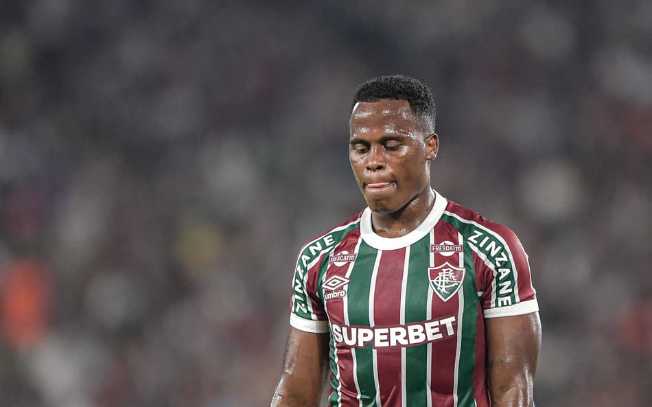Jhon Arias fez último jogo pelo Fluminense diante do Cruzeiro (Foto: Thiago Ribeiro/AGIF)