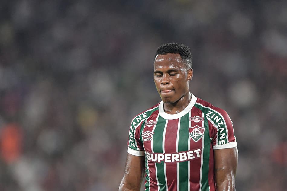 Jhon Arias fez último jogo pelo Fluminense diante do Cruzeiro (Foto: Thiago Ribeiro/AGIF)