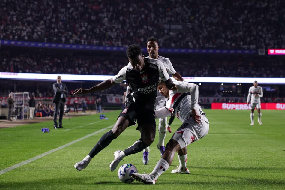 Alan Franco e Feliz Torres em São Paulo x Corinthians (Foto: Ettore Chiereguini/AGIF)