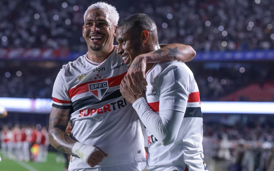Luciano é o líder em assistências do São Paulo com 29 no total. (Foto: Marcello Zambrana/AGIF)