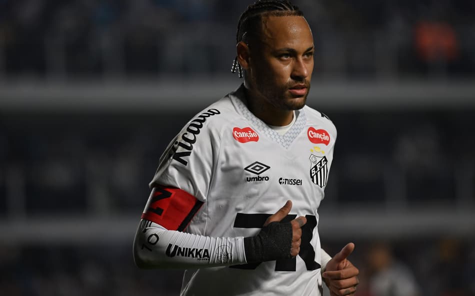 Neymar divulga texto nas redes sociais explicando briga com torcedor santista na Vila Belmiro. (Foto: Jota Erre/AGIF)