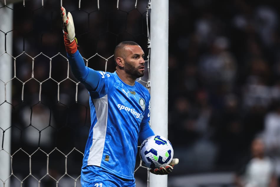 Weverton, goleiro do Palmeiras, durante clássico pela Copa do Brasil