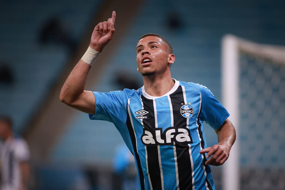 Alysson comemora gol na vitória do Grêmio sobre o São José pela Recopa Gaúcha. (Foto: Maxi Franzoi/AGIF)