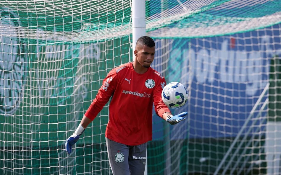 Aranha, goleiro do Palmeiras, na Academia de Futebol