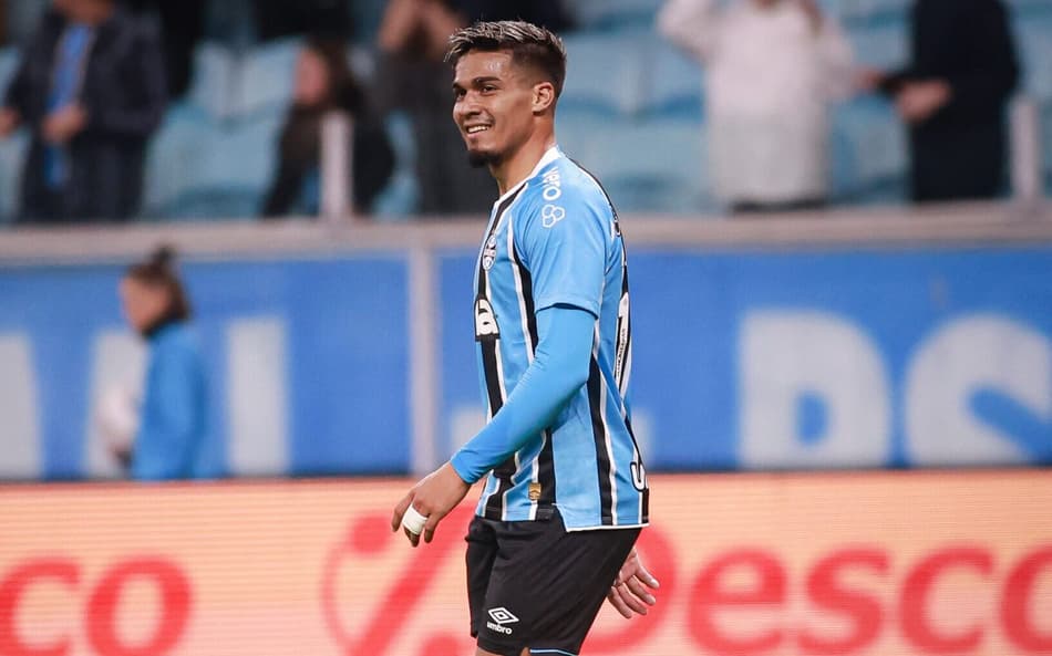Arezo durante a vitória do Grêmio sobre o São José. (Foto: Maxi Franzoi/AGIF)