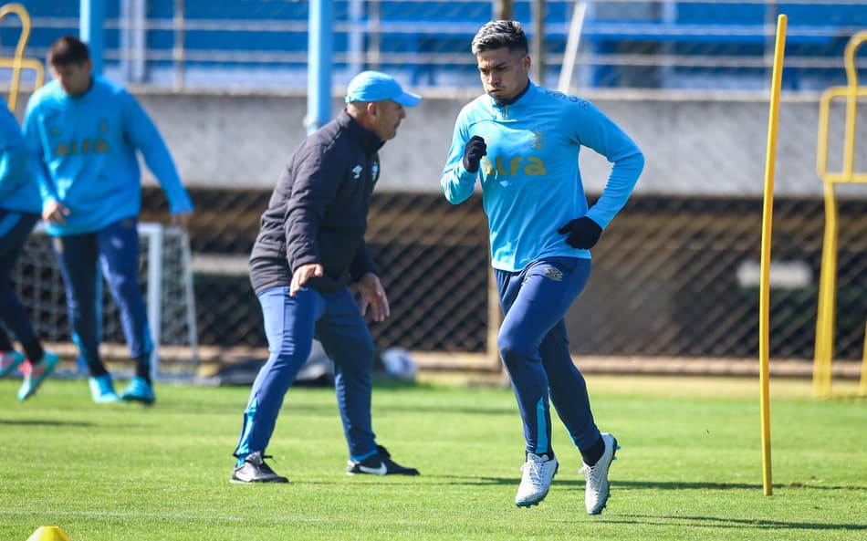 Arezo em treinamento do Grêmio. (Foto: Lucas Uebel/Grêmio FBPA)