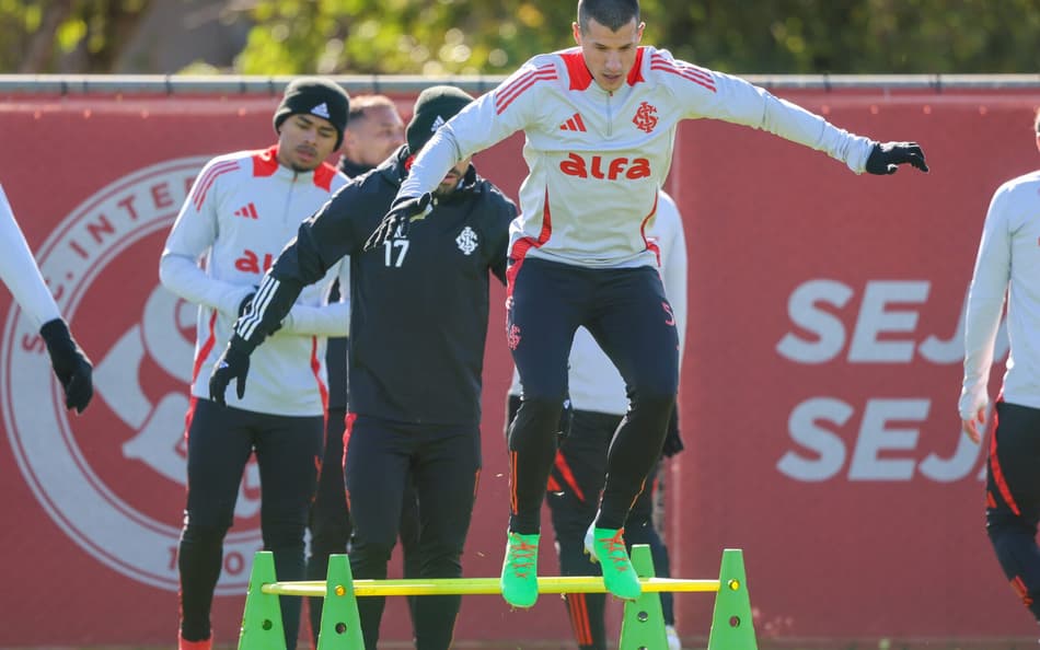 Alan Benítez, lateral-direito do Internacional