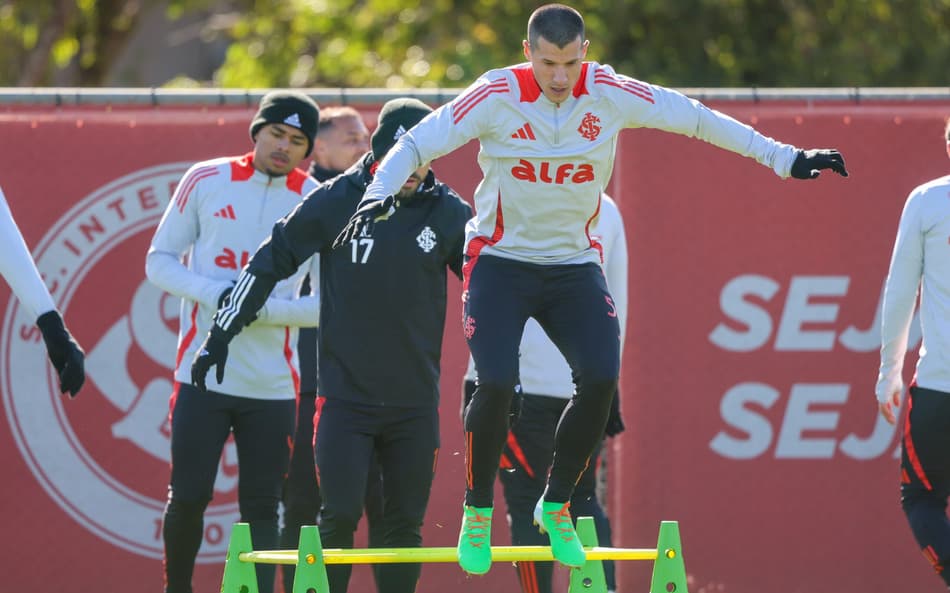 Alan Benítez, lateral-direito do Internacional