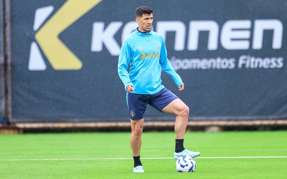 Balbuena em treinamento do Grêmio. (Foto: Angelo Pieretti/Grêmio FBPA)