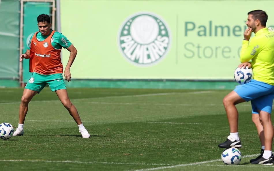 Bruno Rodrigues, atacante do Palmeiras, durante treinamento do time na Academia de Futebol