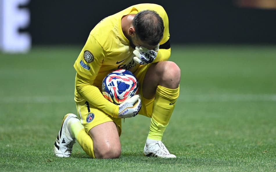 Donnarumma chora em campo após provocar grave lesão em Musiala em PSG x Bayern, no Mundial