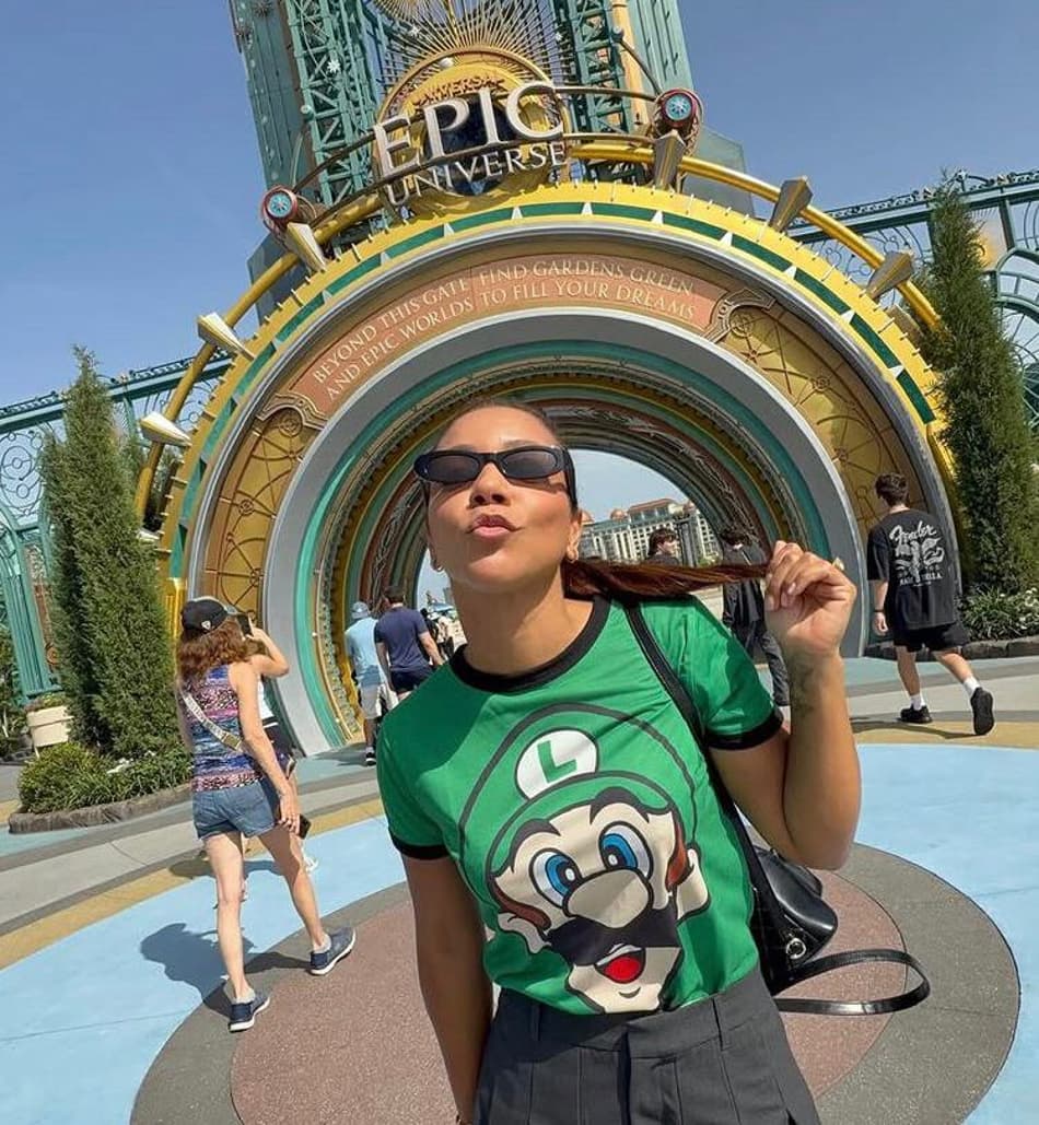 Esposa de Thiago Silva na Disney