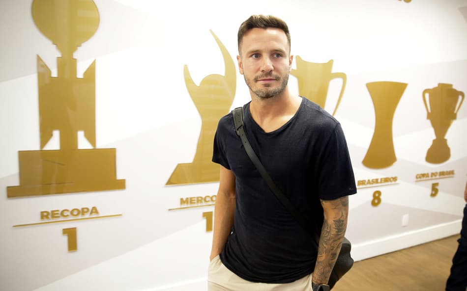 Ex-Atlético de Madrid, Saúl em chegada no CT do Flamengo