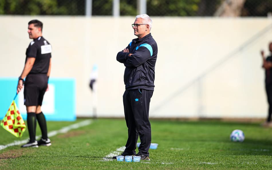 Fabiano Daitx em seu último jogo como treinador do sub-20 do Grêmio. (Foto: Angelo Pieretti/Grêmio FBPA)