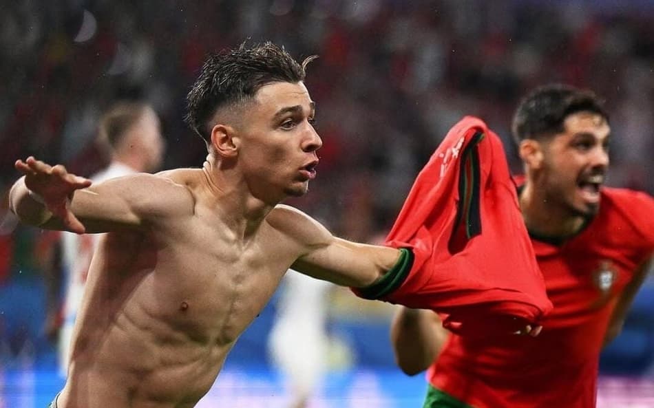 , Jogador da Juventus, Francisco Conceição comemora gol pela Seleção de Portugal (Foto: Reprodução/UEFA)