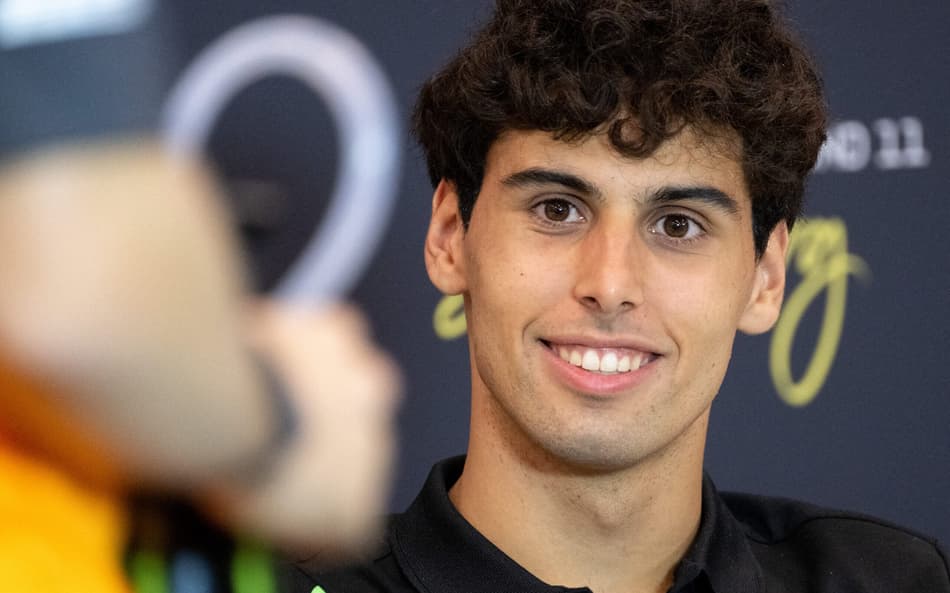 Gabriel Bortoleto em coletiva em Spielberg, Áustria (foto: Joe Klamar / AFP)