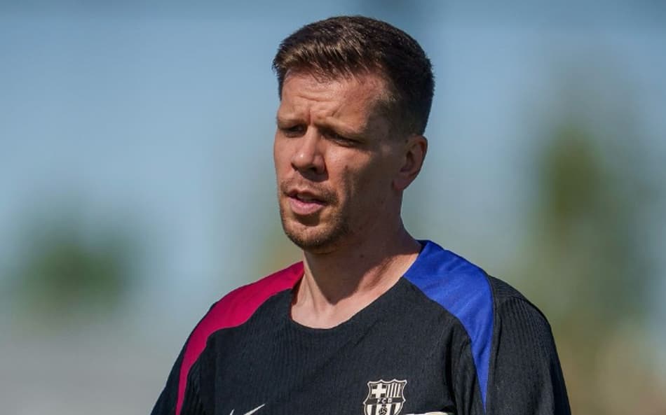 Barcelona anuncia renovação de contrato com goleiro