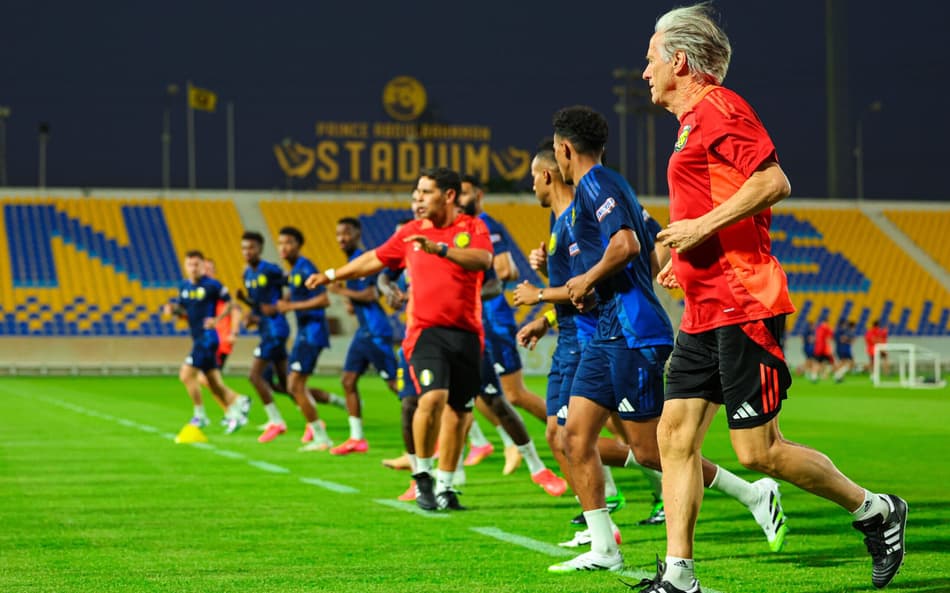 Jorge Jesus durante treino do Al-Nassr (Foto: Divulgação/Al-Nassr)