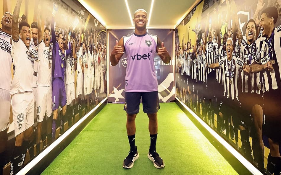 Danilo no Lonier, Centro de Treinamento do Botafogo (Foto: Vítor Silva/Botafogo)
