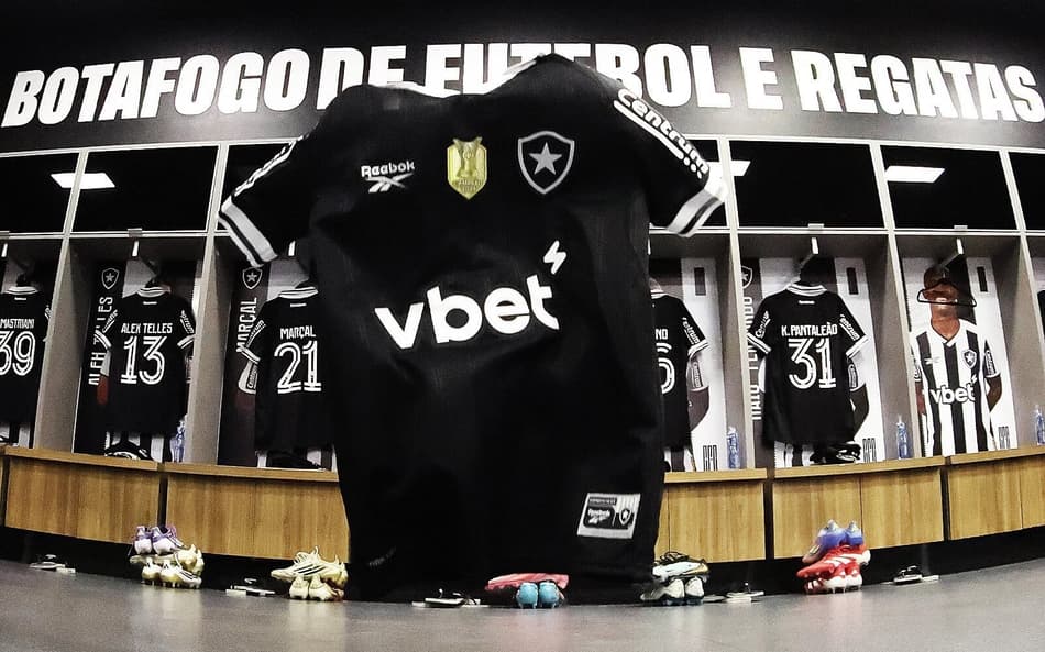 Botafogo estreia nova camisa II contra o Corinthians (Foto: Vítor Silva/Botafogo