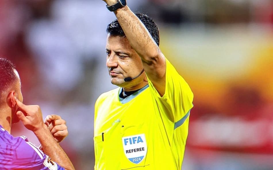 árbitro australiano Alireza Faghani
