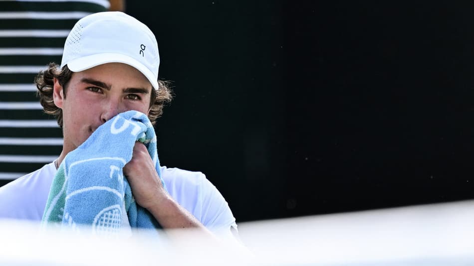 Duelo entre João Fonseca e Nicolas Jarry, em Wimbledon