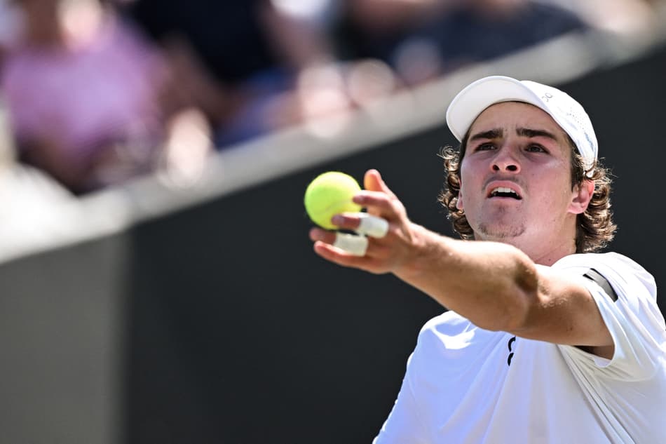 João Fonseca enfrenta Nicolas Jarry pela terceira fase em Wimbledon (foto: Kirill KUDRYAVTSEV / AFP)