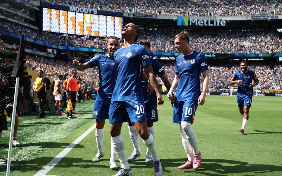 Jogadores do Chelsea comemoram gol sobre o PSG na final do Mundial de Clubes