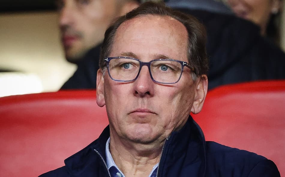 John Textor tenta manter o Lyon na elite do futebol francês (Foto: Clement Mahoudeau/AFP)