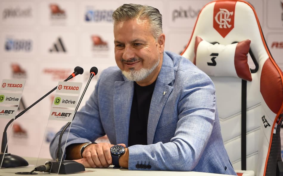 José Boto em sua primeira coletiva como diretor técnico do Flamengo, no Ninho do Urubu