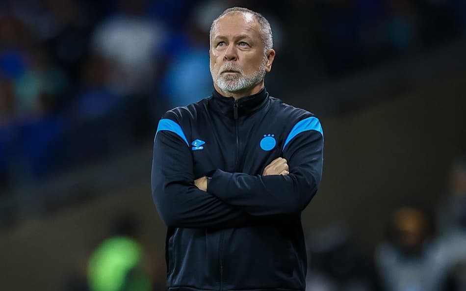Mano Menezes durante a derrota do Grêmio para o Cruzeiro. (Foto: Lucas Uebel/Grêmio FBPA)