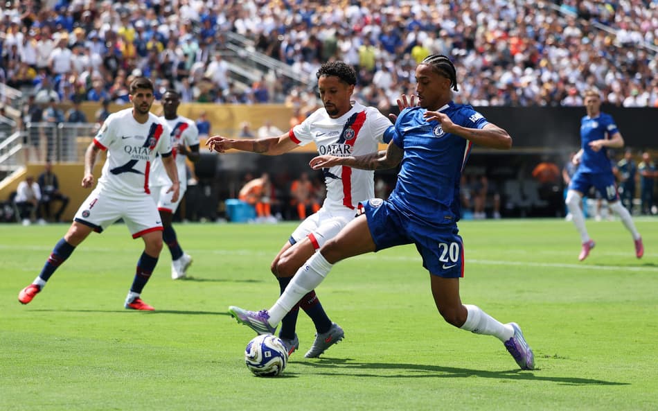 Marquinhos marca João Pedro em Chelsea x PSG, no Mundial