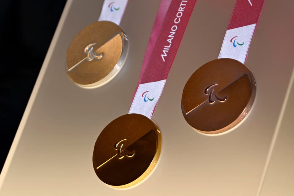 Medalhas das Paralimpíadas de Inverno em Milão-Cortina (foto: ANDREA PATTARO / AFP)