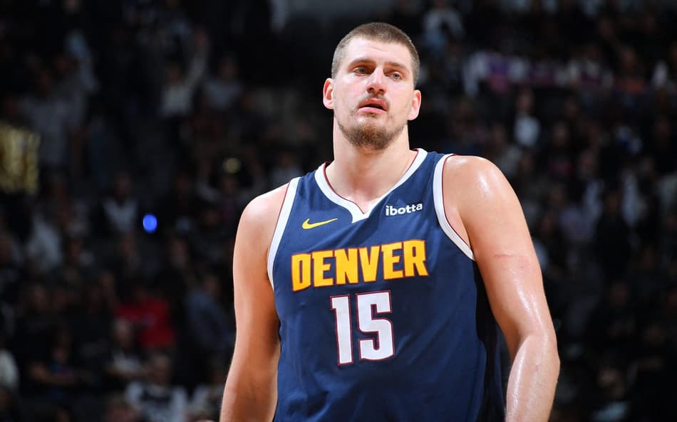 Denver Nuggets v San Antonio Spurs - Nikola Jokic em ação na NBA