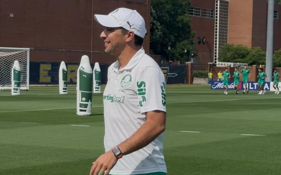 Abel Ferreira durante treinamento do Palmeiras nos Estados Unidos