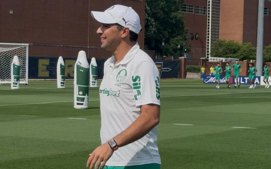 Abel Ferreira durante treinamento do Palmeiras nos Estados Unidos