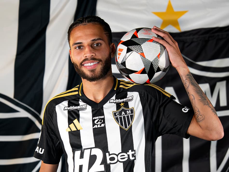 Alexsander, com a camisa do Atlético-MG