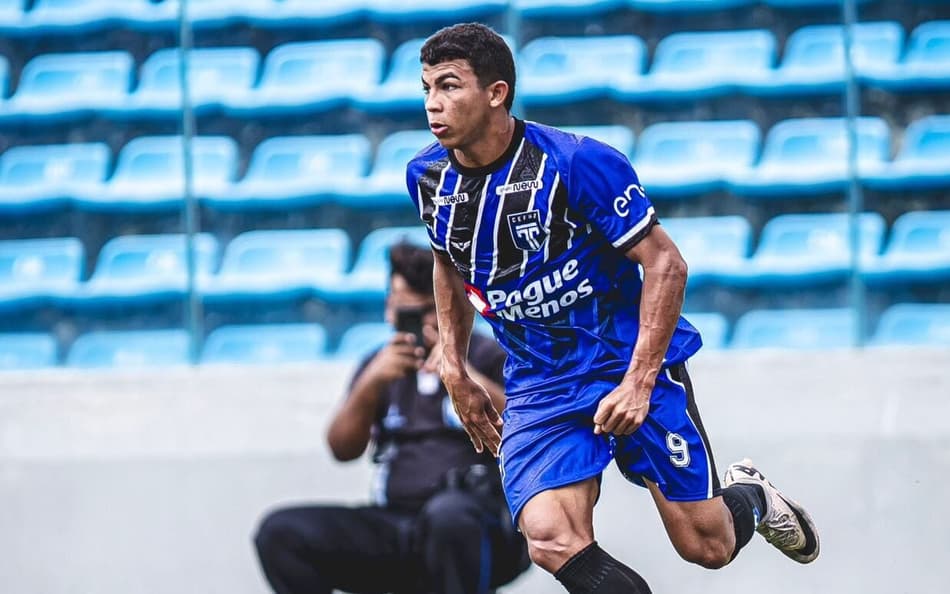 Paulinho, atacante de 19 anos do Tirol (Foto: Baggio Rodrigues)