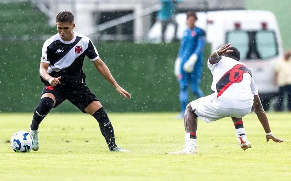 Paulinho em ação pela base do Vasco da Gama (Foto: Reprodução/Instagram)