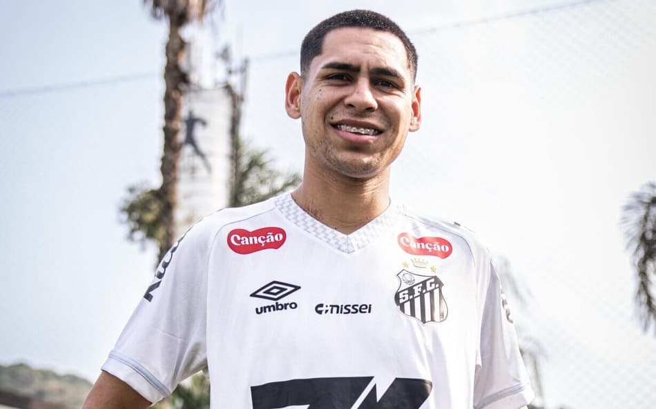 Santos vai apresentar nesta segunda-feira (29) o paraguaio Gustavo Caballero (Foto: Raul Baretta/ Santos FC)