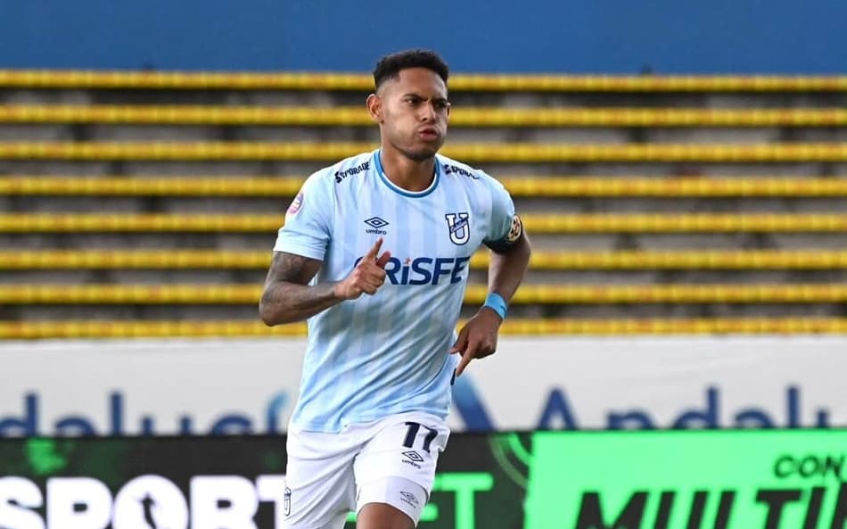 Ismael Díaz comemora gol pela Universidad Católica (Foto: divulgação / Universidad Católica)